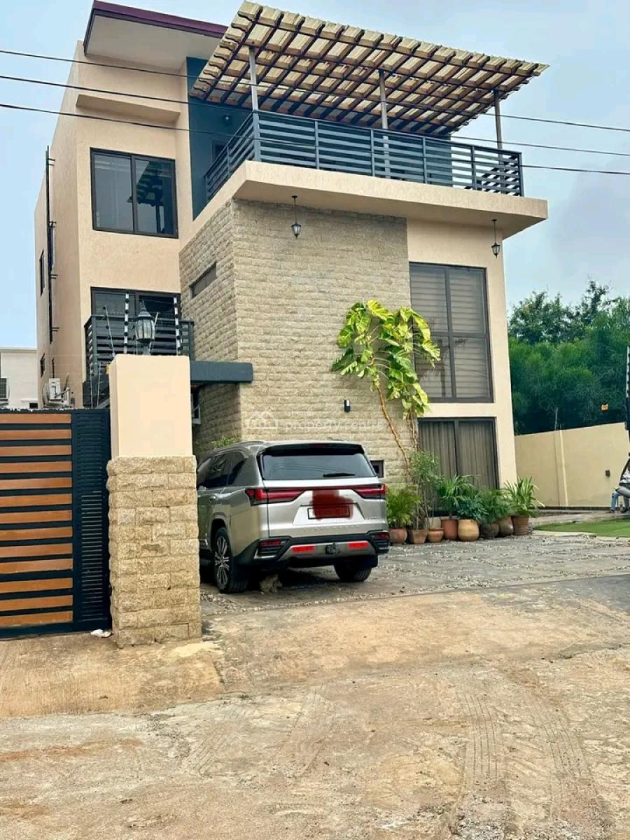 Executive 4-bedroom Penthouse @ Cantonment, Cantonments, Accra, Townhouse for Rent