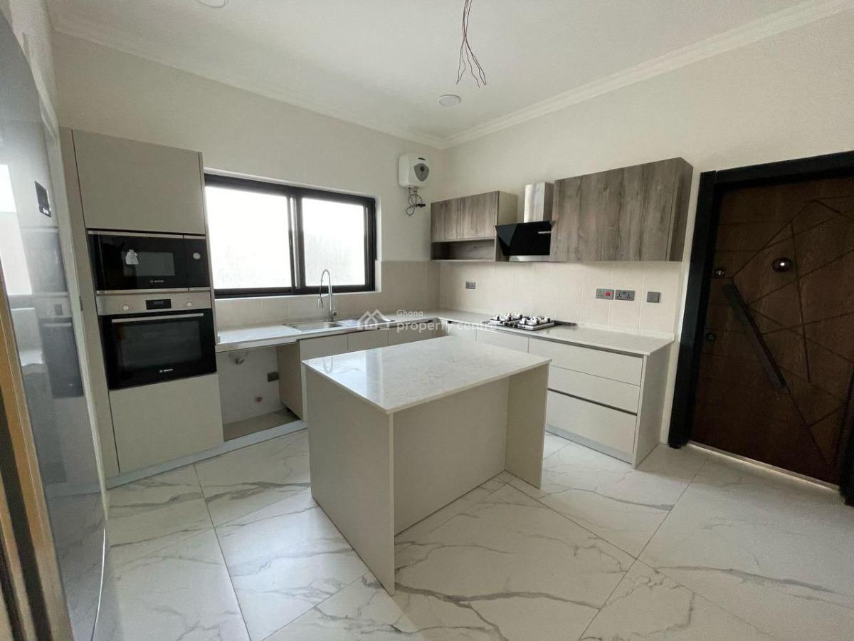 3 Bedrooms Town Houses with a Staff Quarters, East Airport, Accra Metropolitan, Accra, House for Sale