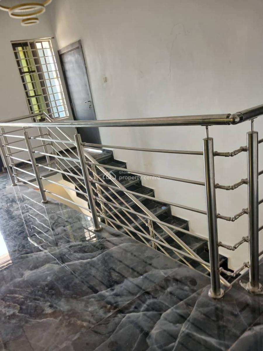 5 Bedrooms, Oduom, on Tech Ejisu Road., Kumasi Metropolitan, Ashanti, House for Sale