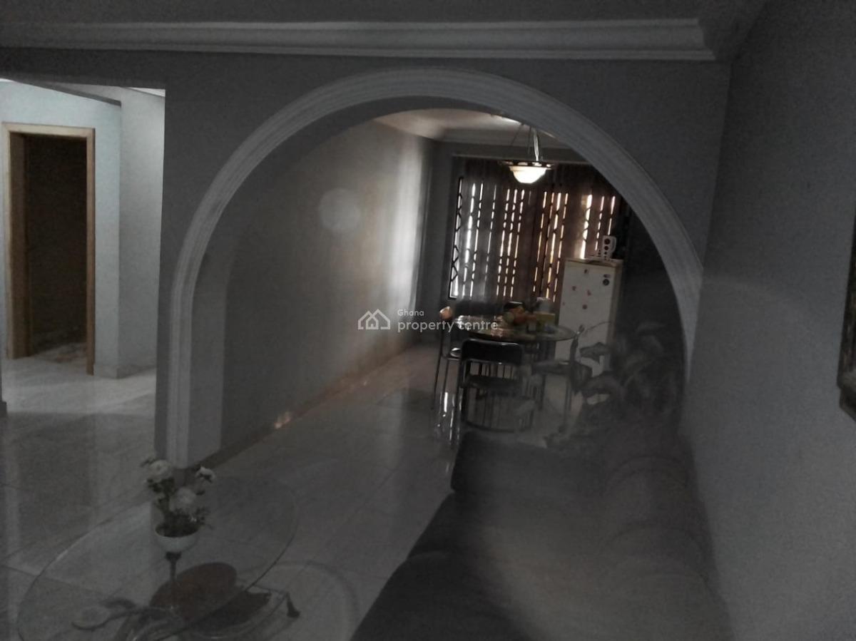 5 Bedrooms, Oduom, on Tech Ejisu Road., Kumasi Metropolitan, Ashanti, House for Sale