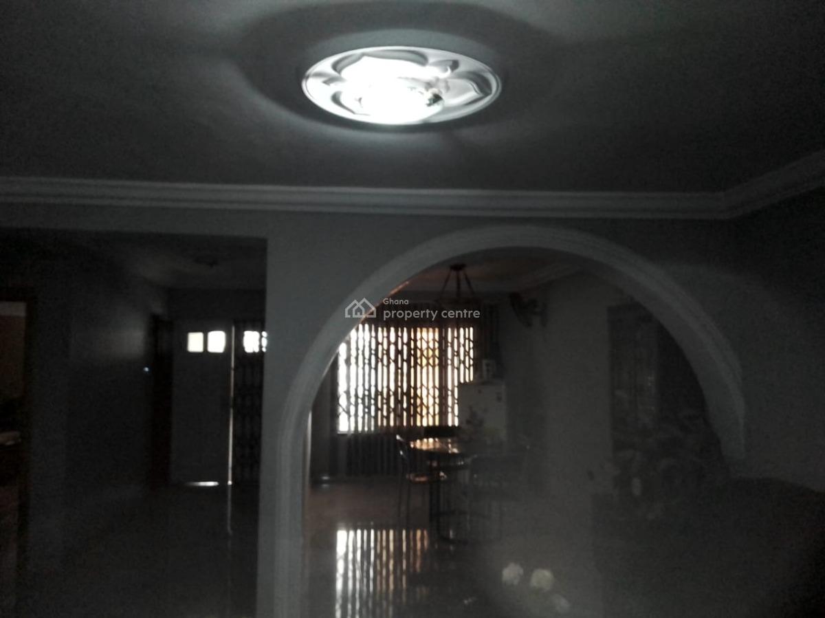 5 Bedrooms, Oduom, on Tech Ejisu Road., Kumasi Metropolitan, Ashanti, House for Sale