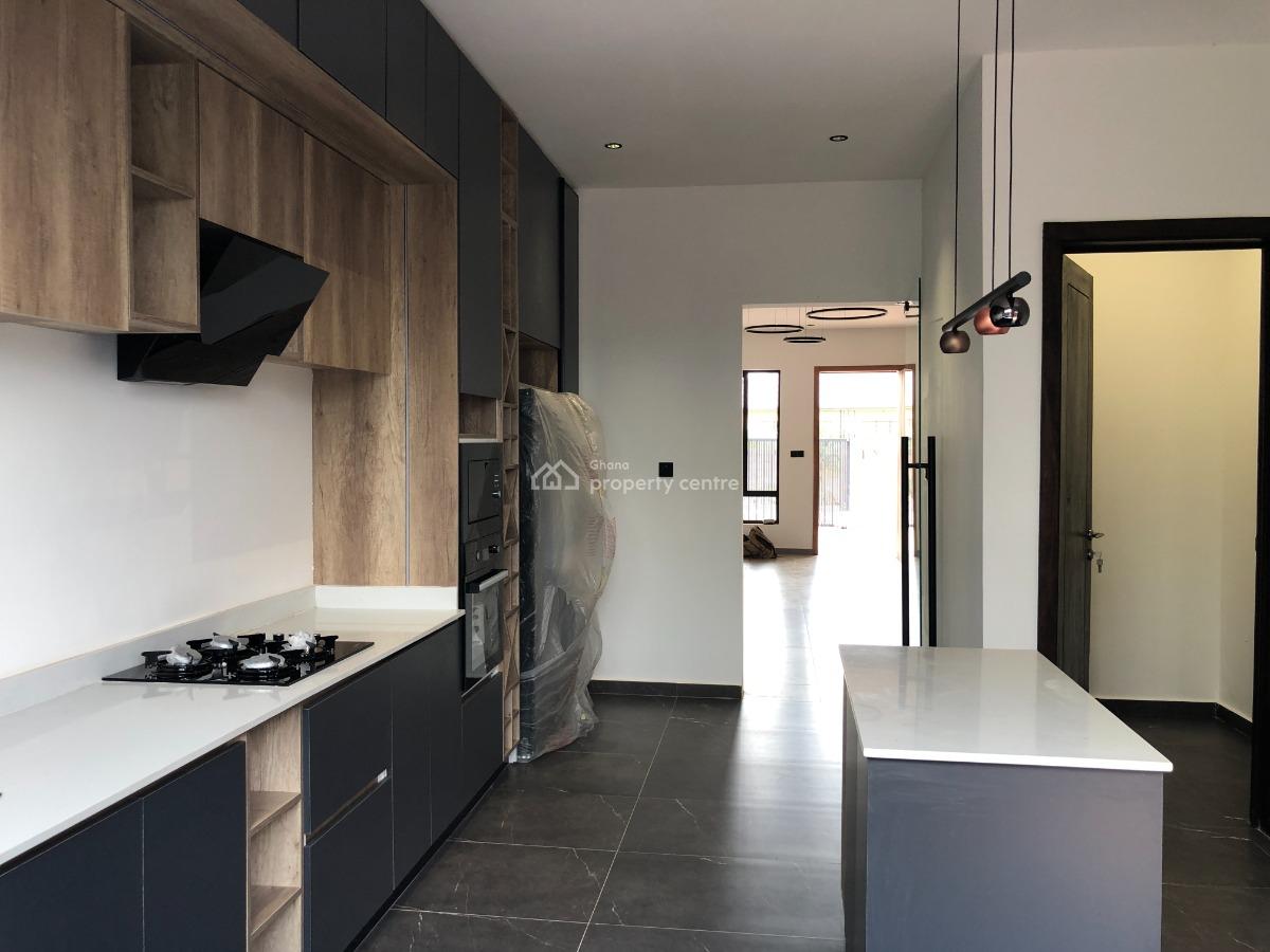 Solid and Modern 4 Bedroom in a Good Location., Pantang Hospital Road, Adenta Municipal, Accra, Detached Duplex for Sale