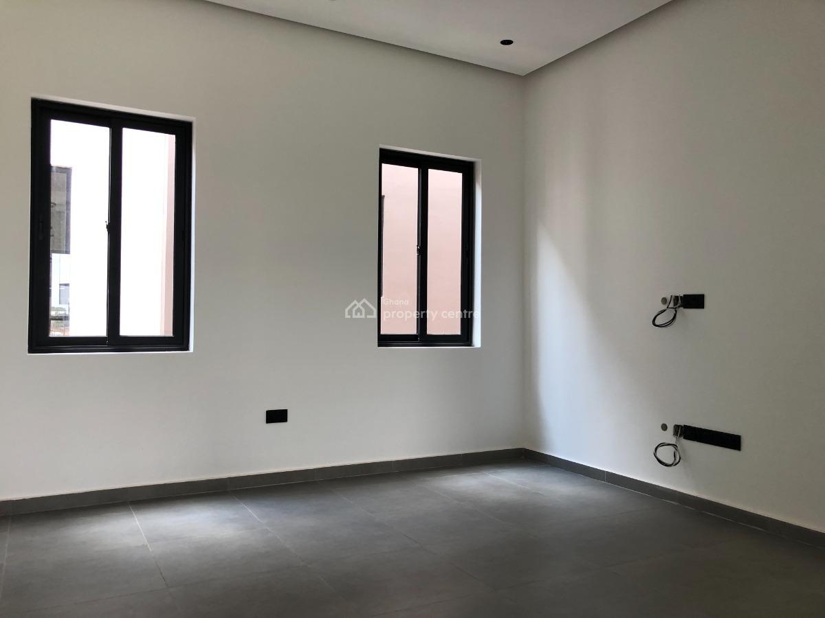 Solid and Modern 4 Bedroom in a Good Location., Pantang Hospital Road, Adenta Municipal, Accra, Detached Duplex for Sale