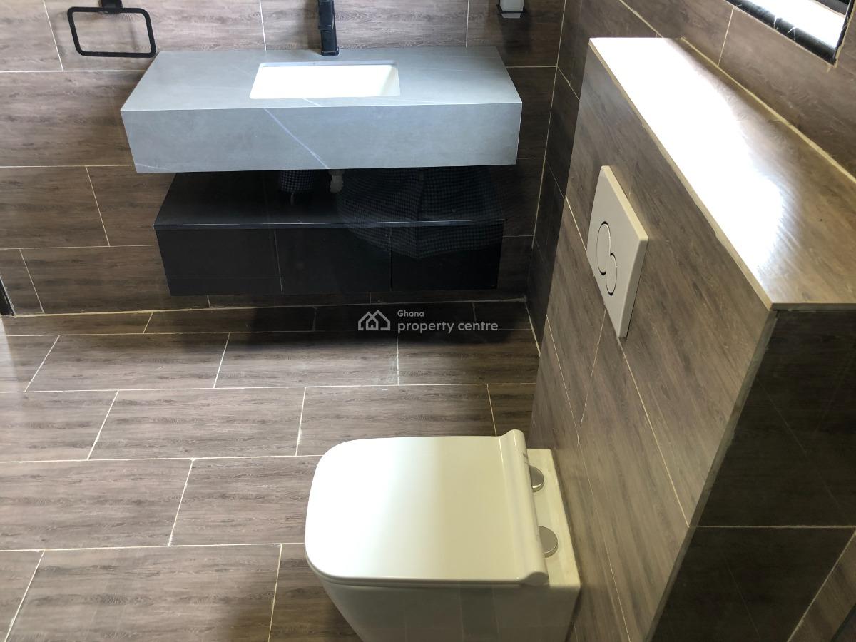 Solid and Modern 4 Bedroom in a Good Location., Pantang Hospital Road, Adenta Municipal, Accra, Detached Duplex for Sale