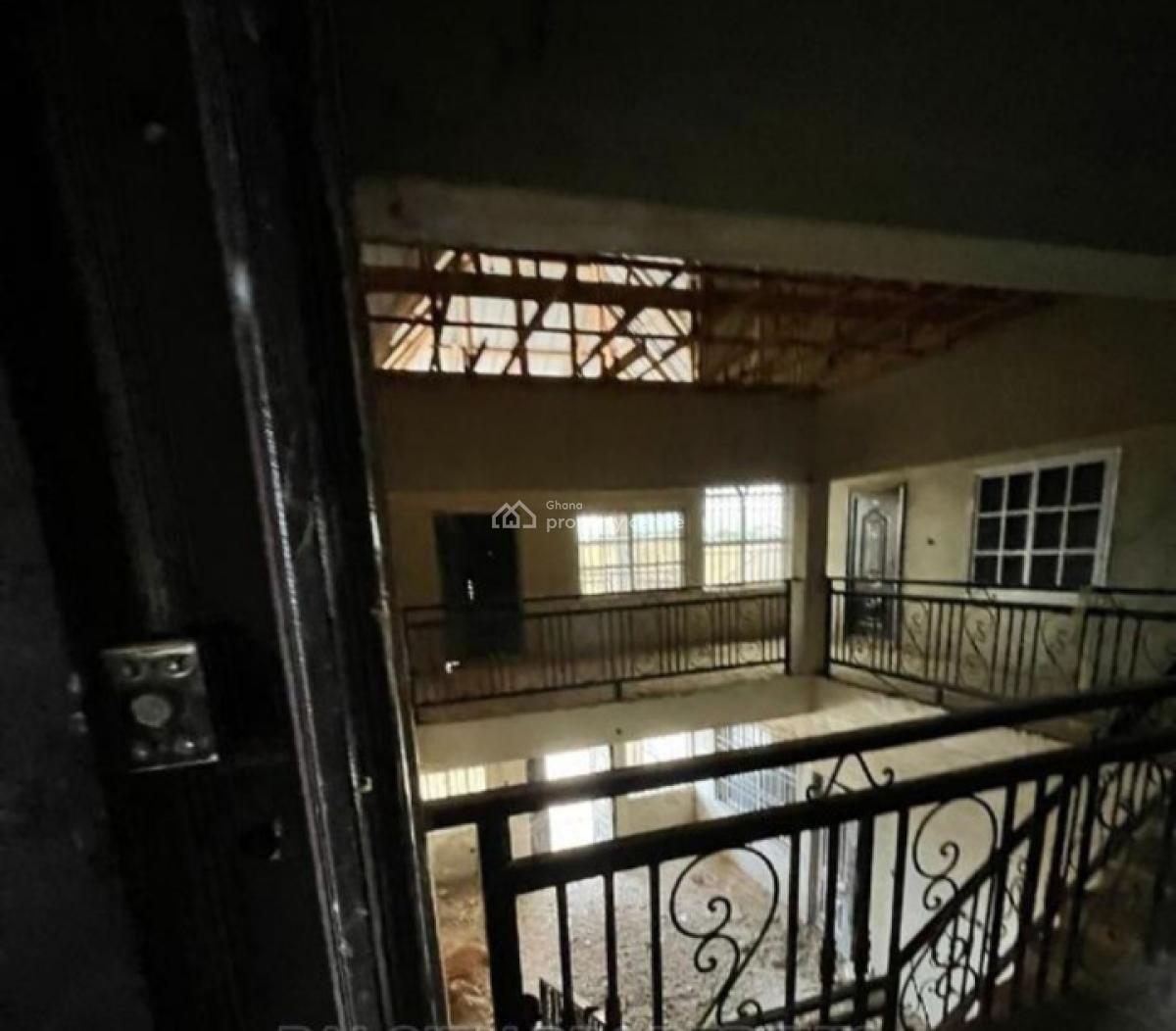 6 Bedrooms, Pakyi, on Santasi Anwiankwanta Road., Kumasi Metropolitan, Ashanti, House for Sale