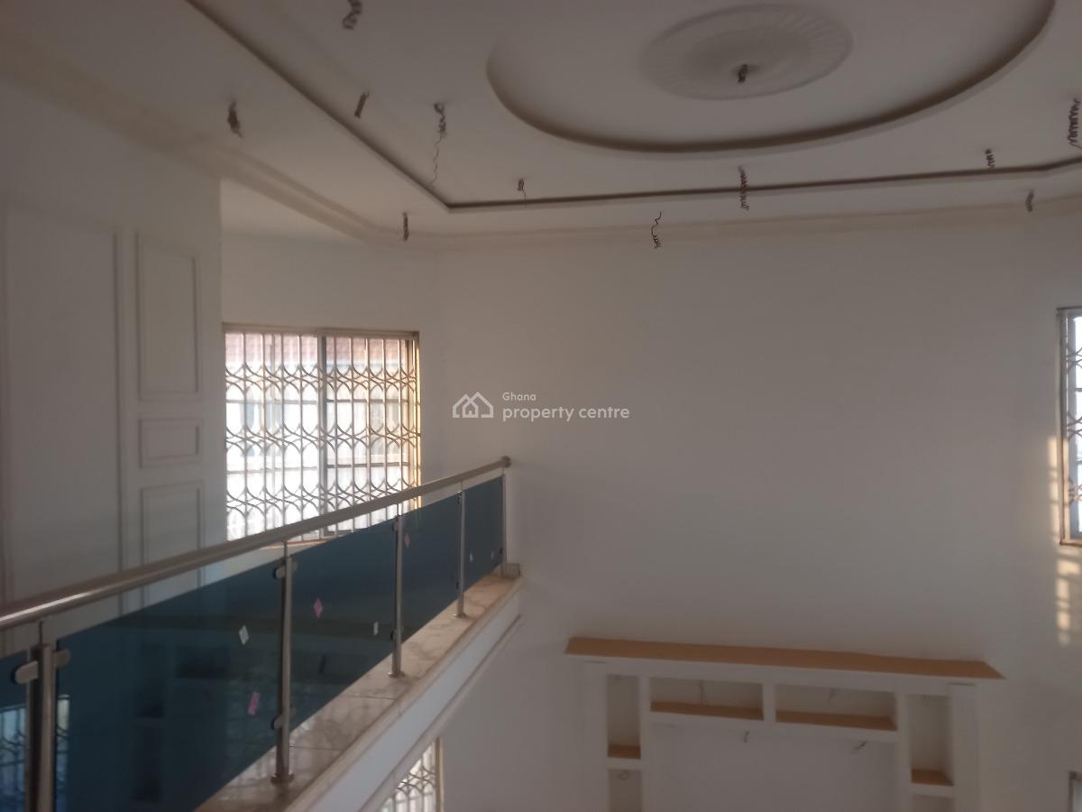 7 Bedrooms, Santasi Road., Kumasi Metropolitan, Ashanti, House for Sale