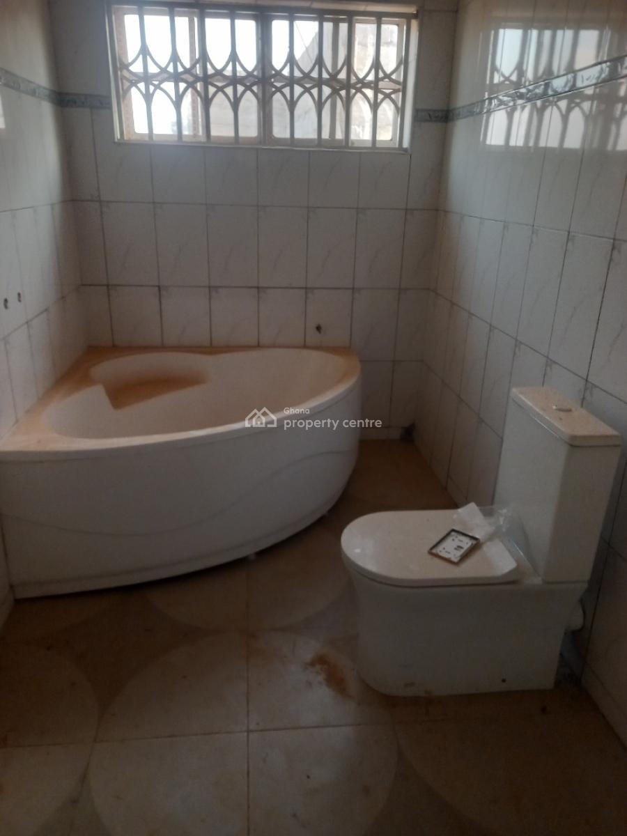 7 Bedrooms, Santasi Road., Kumasi Metropolitan, Ashanti, House for Sale