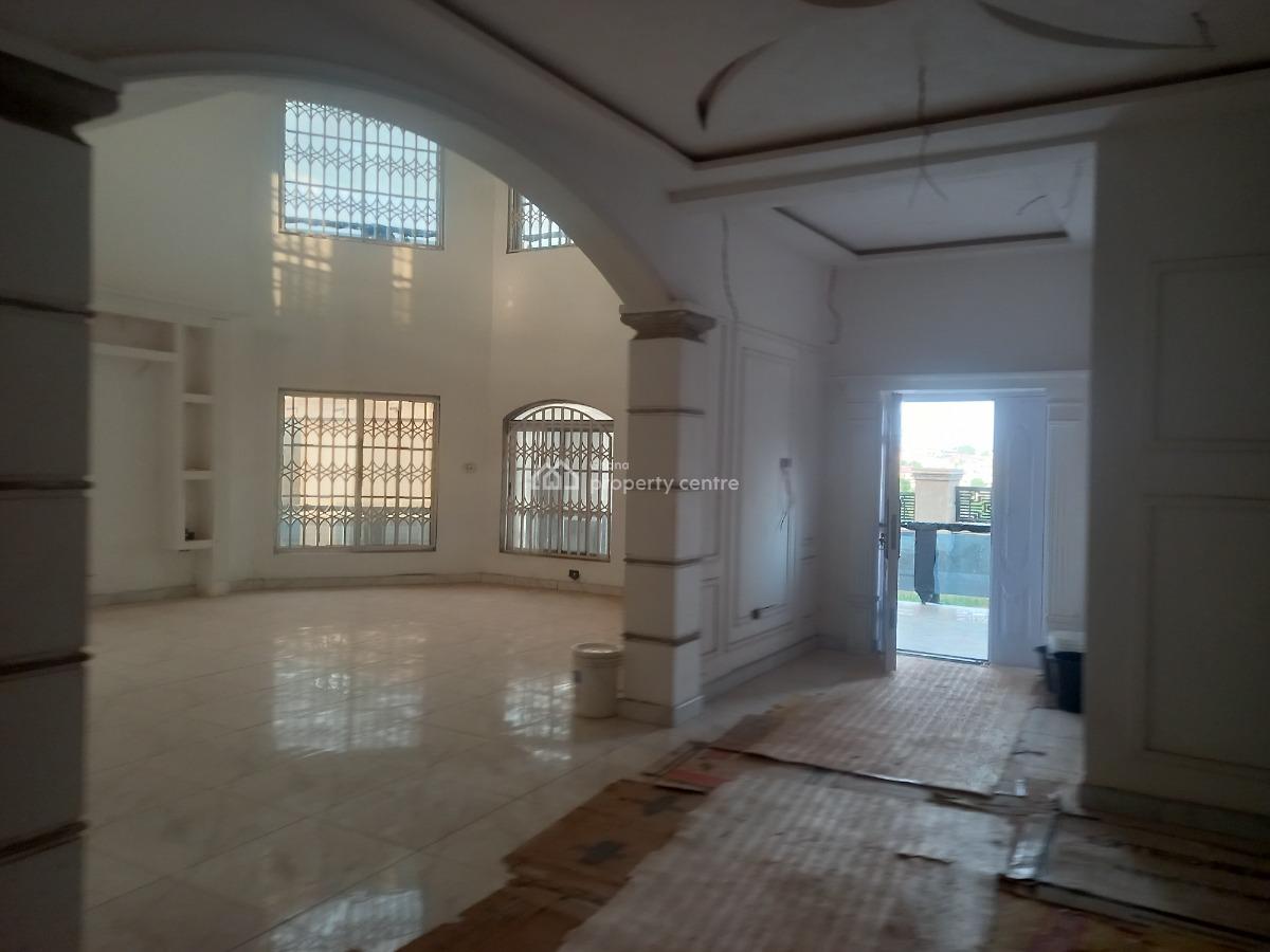 7 Bedrooms, Santasi Road., Kumasi Metropolitan, Ashanti, House for Sale