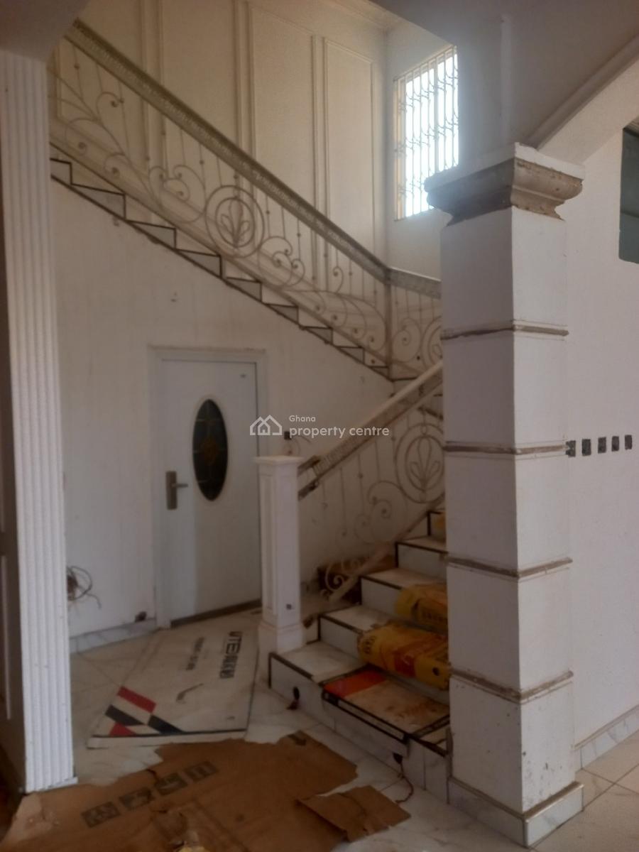 7 Bedrooms, Santasi Road., Kumasi Metropolitan, Ashanti, House for Sale