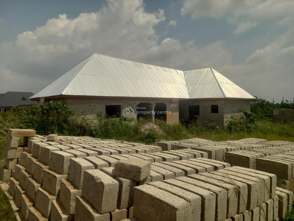 4 Bedrooms   ( Kenyasi Adesina), Kenyasi Adesina, on Kenyasi Abrem Road., Kumasi Metropolitan, Ashanti, House for Sale