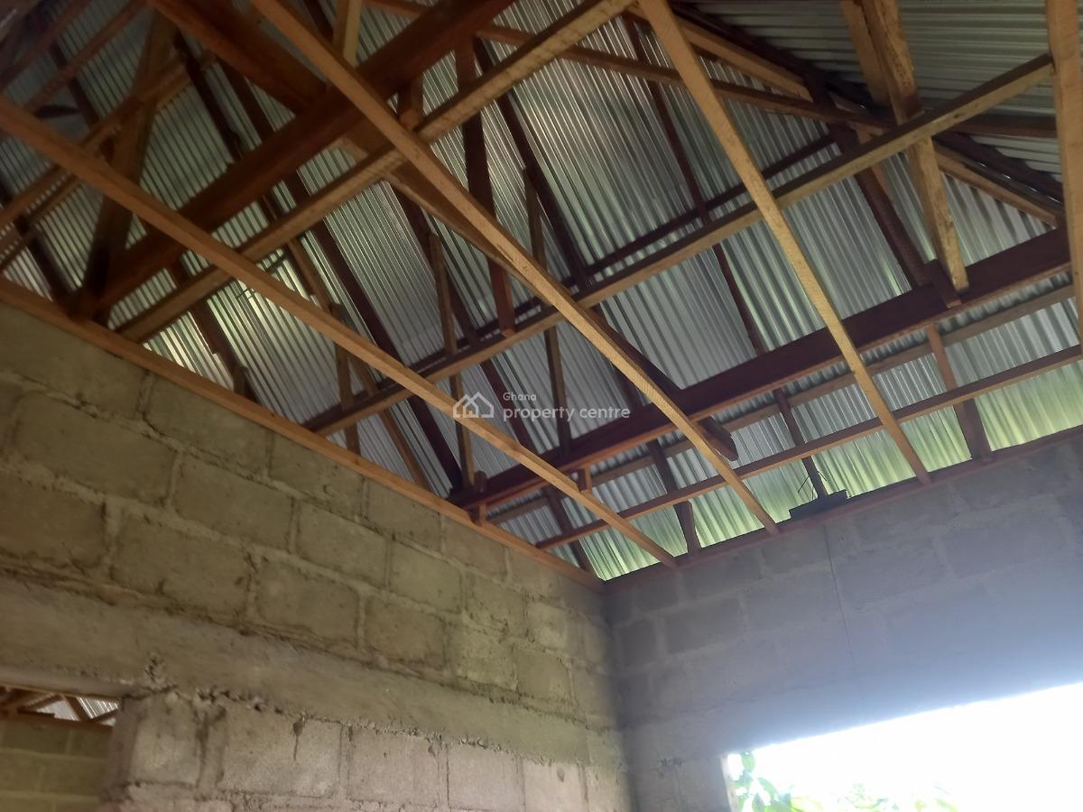 4 Bedrooms   ( Kenyasi Adesina), Kenyasi Adesina, on Kenyasi Abrem Road., Kumasi Metropolitan, Ashanti, House for Sale