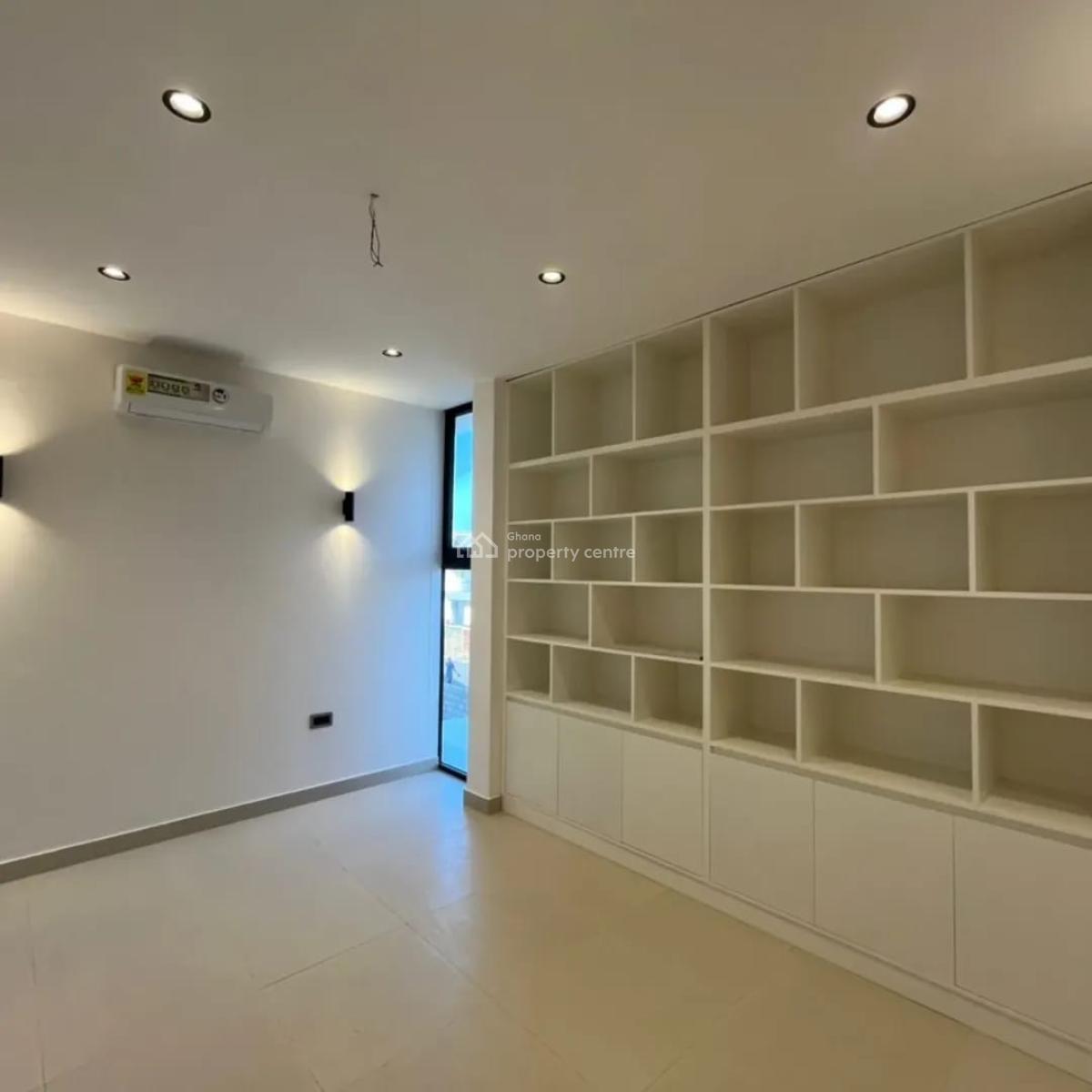 4 Bedroom House with a Boys Quarters at Tse Addo, Tse Addo, Accra Metropolitan, Accra, House for Sale