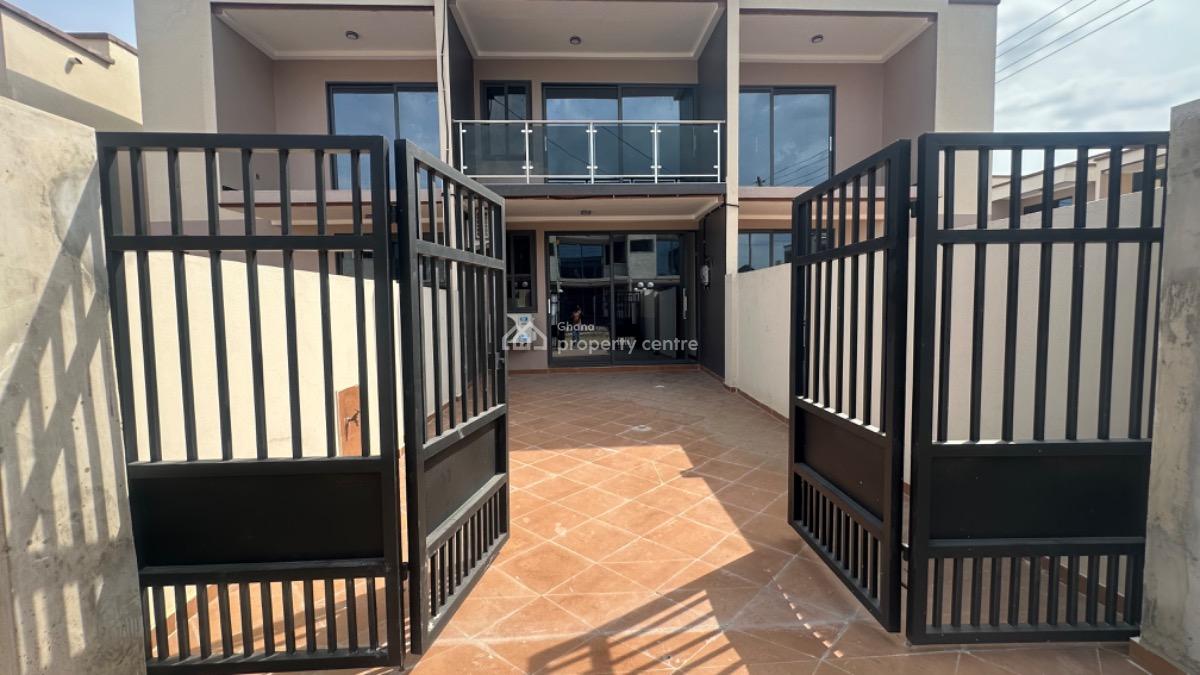 2 Bedrooms Semi Detached House in a Gated Community, Oyarifa, La Nkwantanang Madina Municipal, Accra, Semi-detached Duplex for Sale