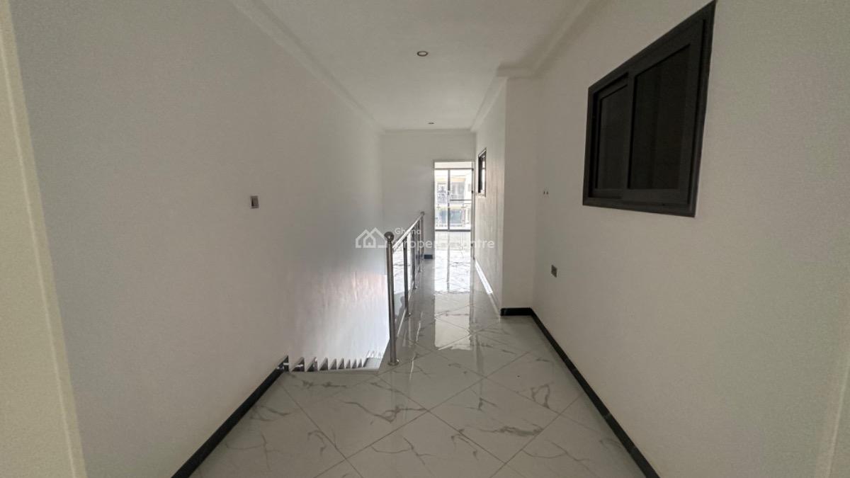 2 Bedrooms Semi Detached House in a Gated Community, Oyarifa, La Nkwantanang Madina Municipal, Accra, Semi-detached Duplex for Sale
