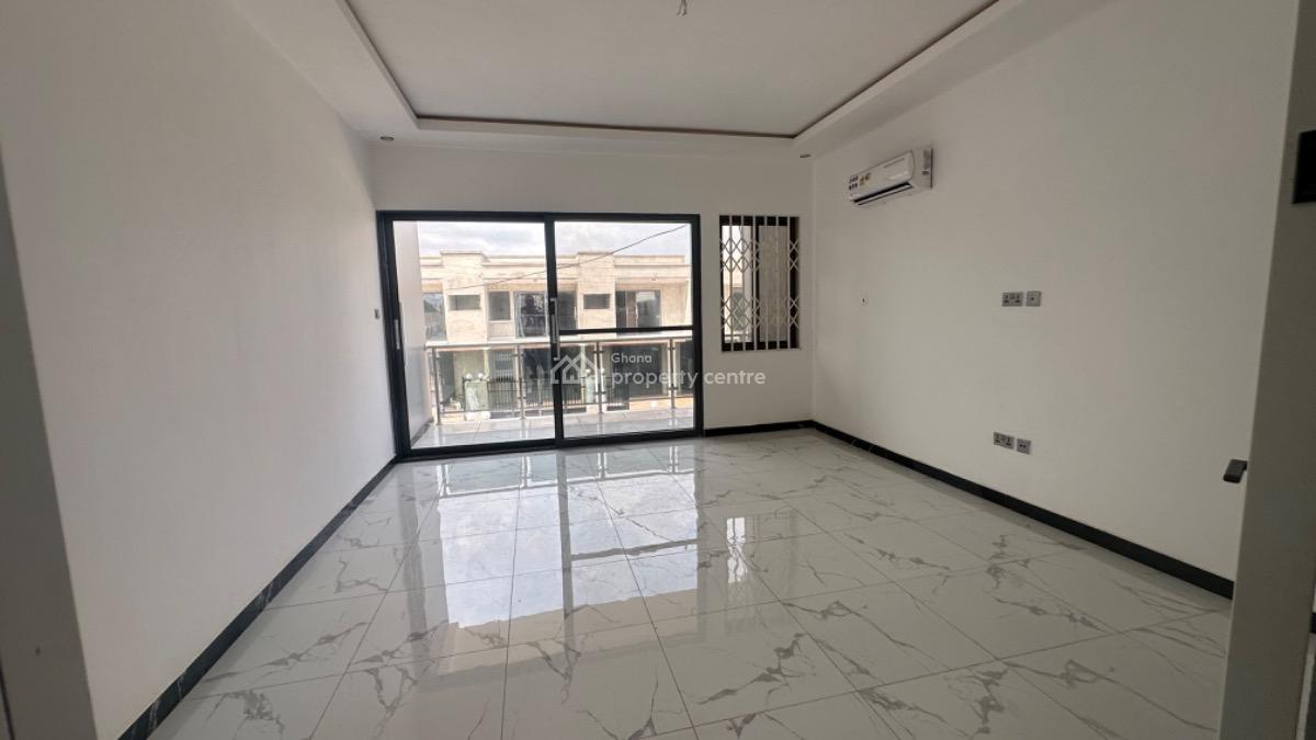 2 Bedrooms Semi Detached House in a Gated Community, Oyarifa, La Nkwantanang Madina Municipal, Accra, Semi-detached Duplex for Sale