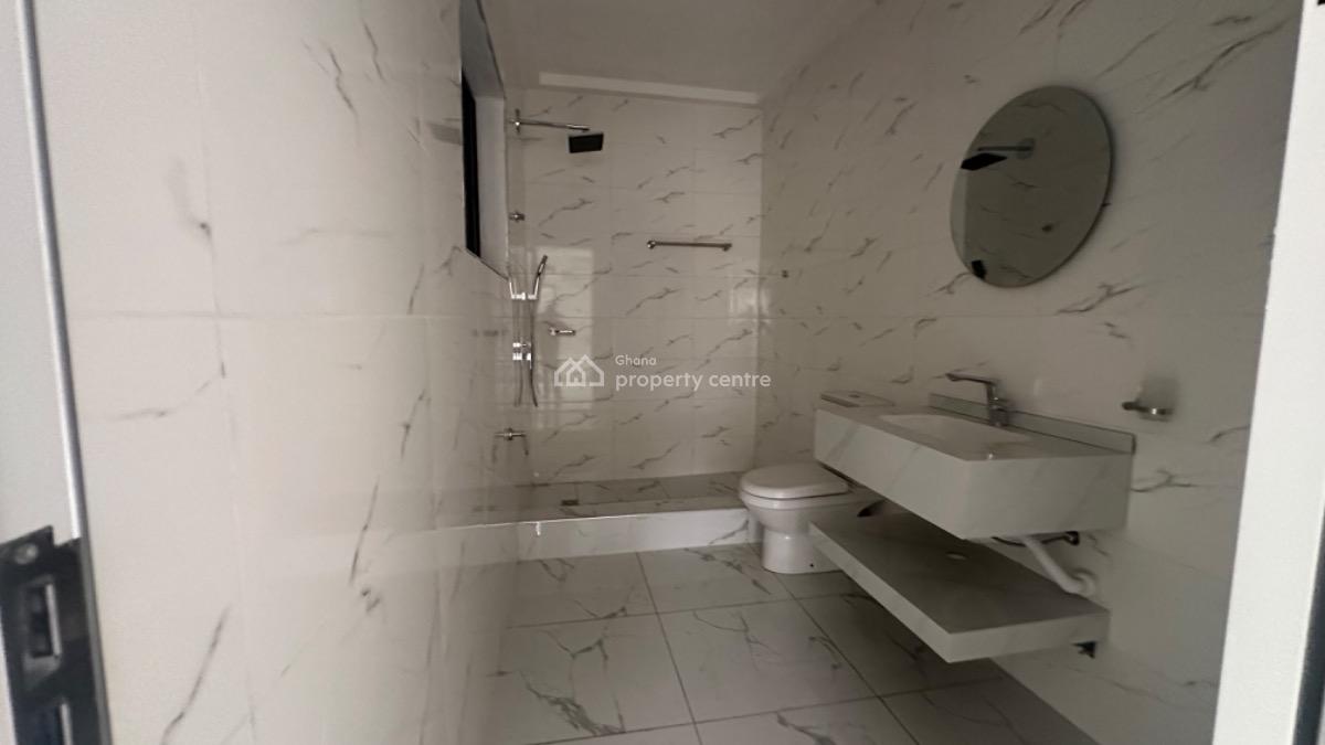 2 Bedrooms Semi Detached House in a Gated Community, Oyarifa, La Nkwantanang Madina Municipal, Accra, Semi-detached Duplex for Sale