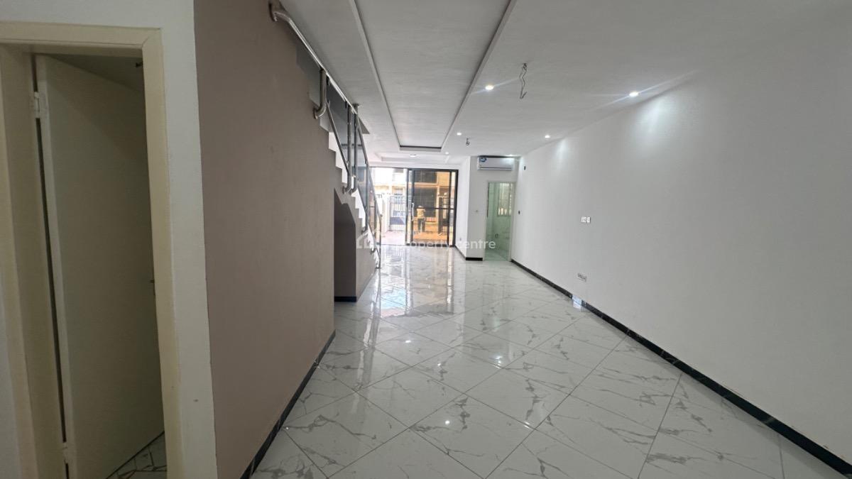 2 Bedrooms Semi Detached House in a Gated Community, Oyarifa, La Nkwantanang Madina Municipal, Accra, Semi-detached Duplex for Sale