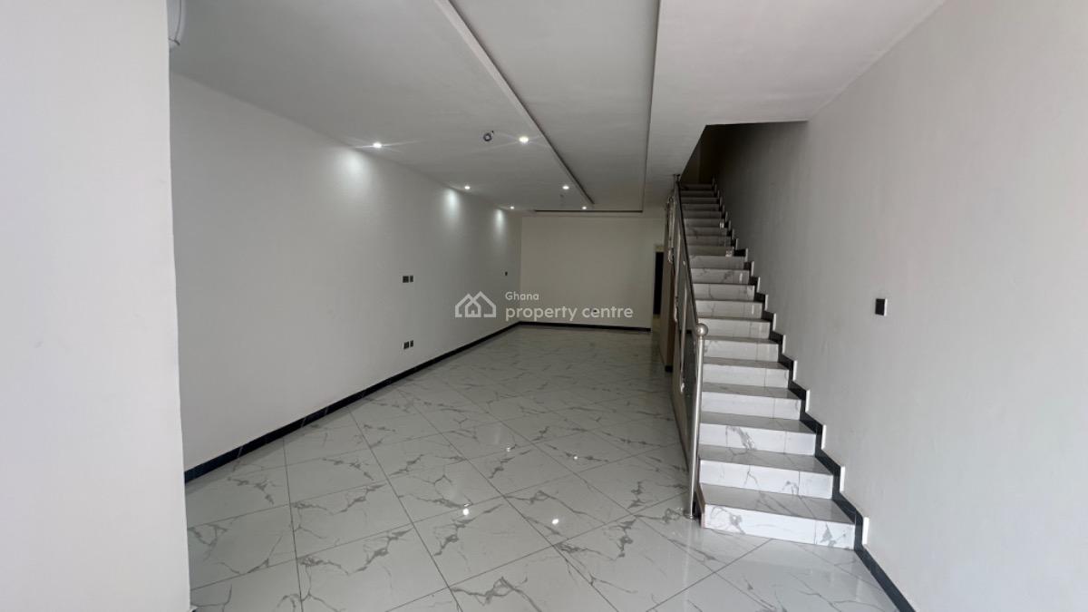 2 Bedrooms Semi Detached House in a Gated Community, Oyarifa, La Nkwantanang Madina Municipal, Accra, Semi-detached Duplex for Sale