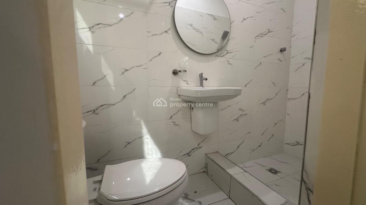 3 Bedrooms Semi Detached House in a Gated Estate Community, Oyarifa, La Nkwantanang Madina Municipal, Accra, Semi-detached Duplex for Sale