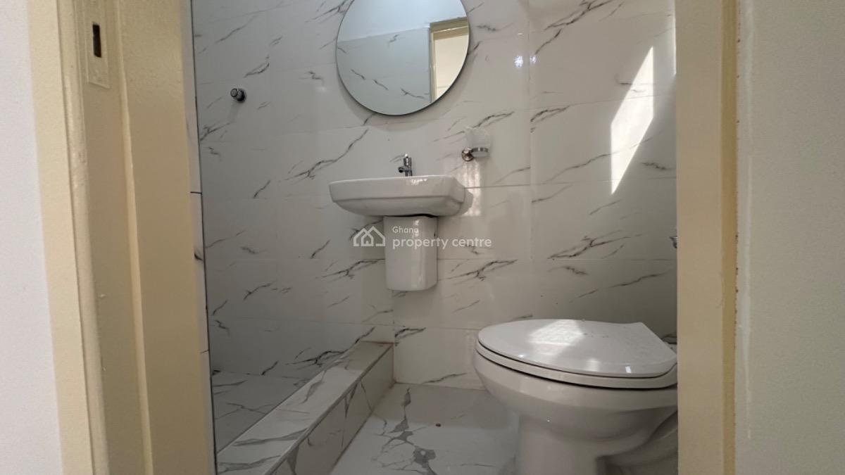 3 Bedrooms Semi Detached House in a Gated Estate Community, Oyarifa, La Nkwantanang Madina Municipal, Accra, Semi-detached Duplex for Sale