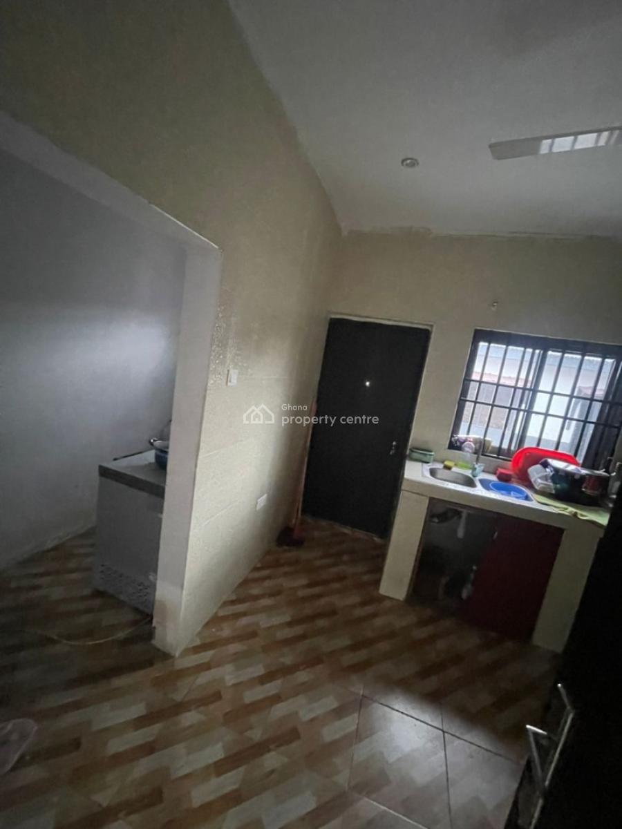 Complete 3 Bedrooms House Plus 3 Shops on 2 Plots, Ngleshie Amanfrom, Ga South Municipal, Accra, Detached Bungalow for Sale