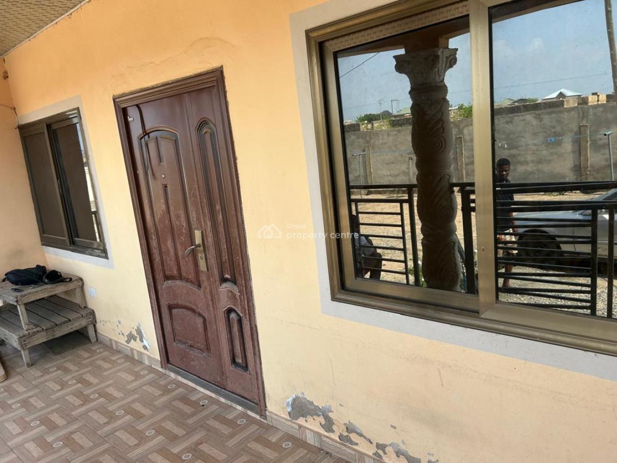 Complete 3 Bedrooms House Plus 3 Shops on 2 Plots, Ngleshie Amanfrom, Ga South Municipal, Accra, Detached Bungalow for Sale
