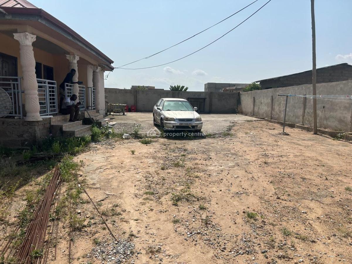 Complete 3 Bedrooms House Plus 3 Shops on 2 Plots, Ngleshie Amanfrom, Ga South Municipal, Accra, Detached Bungalow for Sale