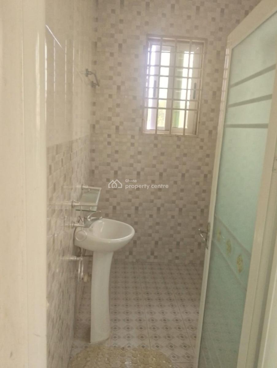 Executive 5master Brm House on Main Road at Gbawe, Accra, Main Road Top Base, Gbawe, Ga South Municipal, Accra, Detached Bungalow for Rent