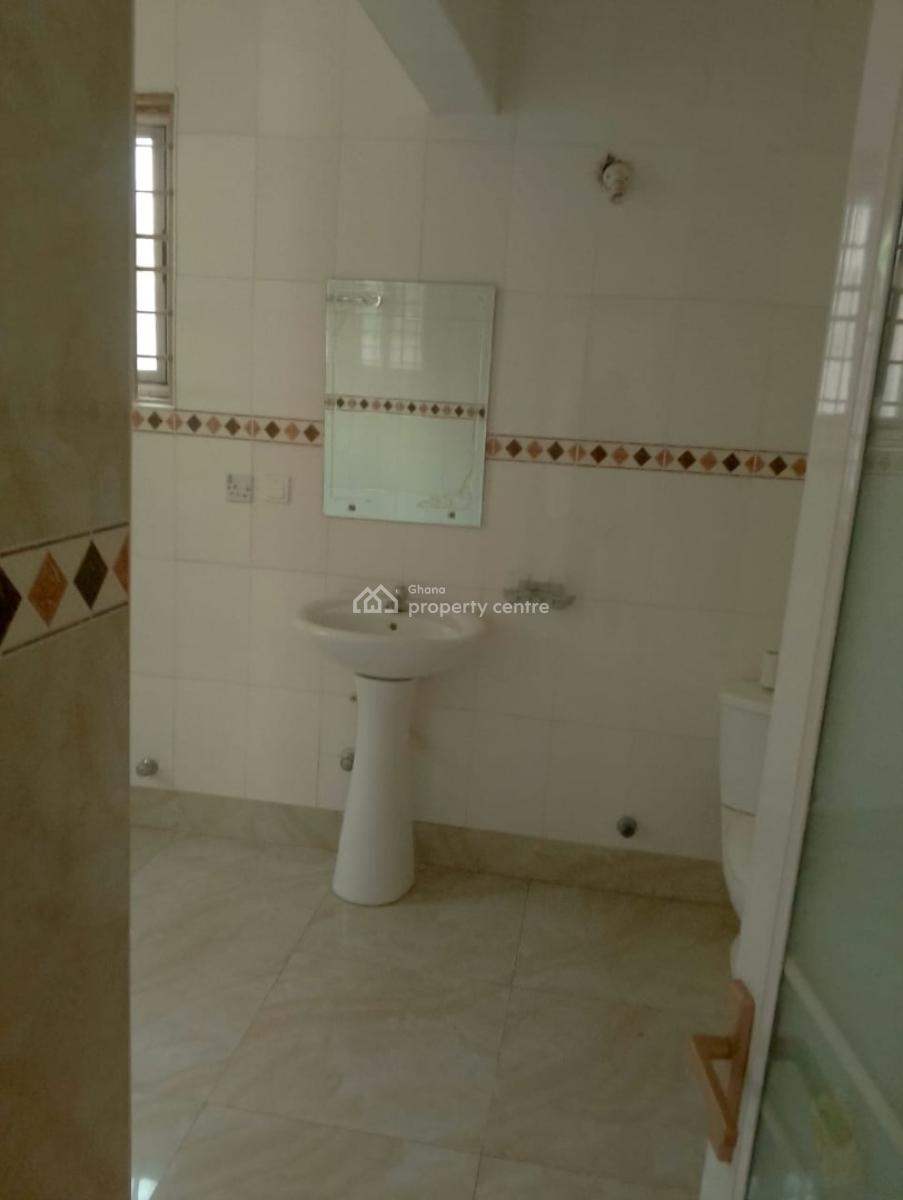 Executive 5master Brm House on Main Road at Gbawe, Accra, Main Road Top Base, Gbawe, Ga South Municipal, Accra, Detached Bungalow for Rent