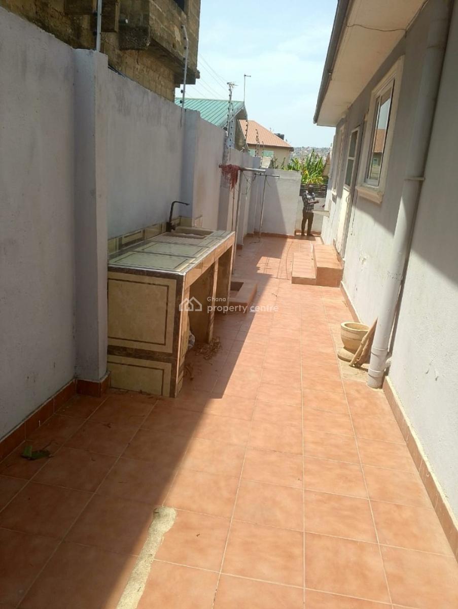 Executive 5master Brm House on Main Road at Gbawe, Accra, Main Road Top Base, Gbawe, Ga South Municipal, Accra, Detached Bungalow for Rent