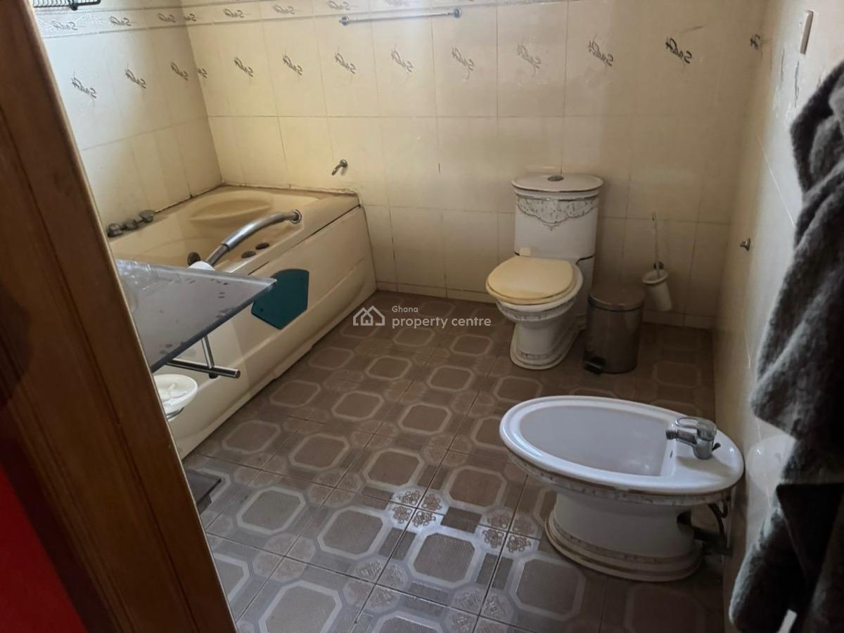 5 Bedrooms at Achimota Mile7, Mile7, Achimota, Accra, Detached Bungalow for Rent