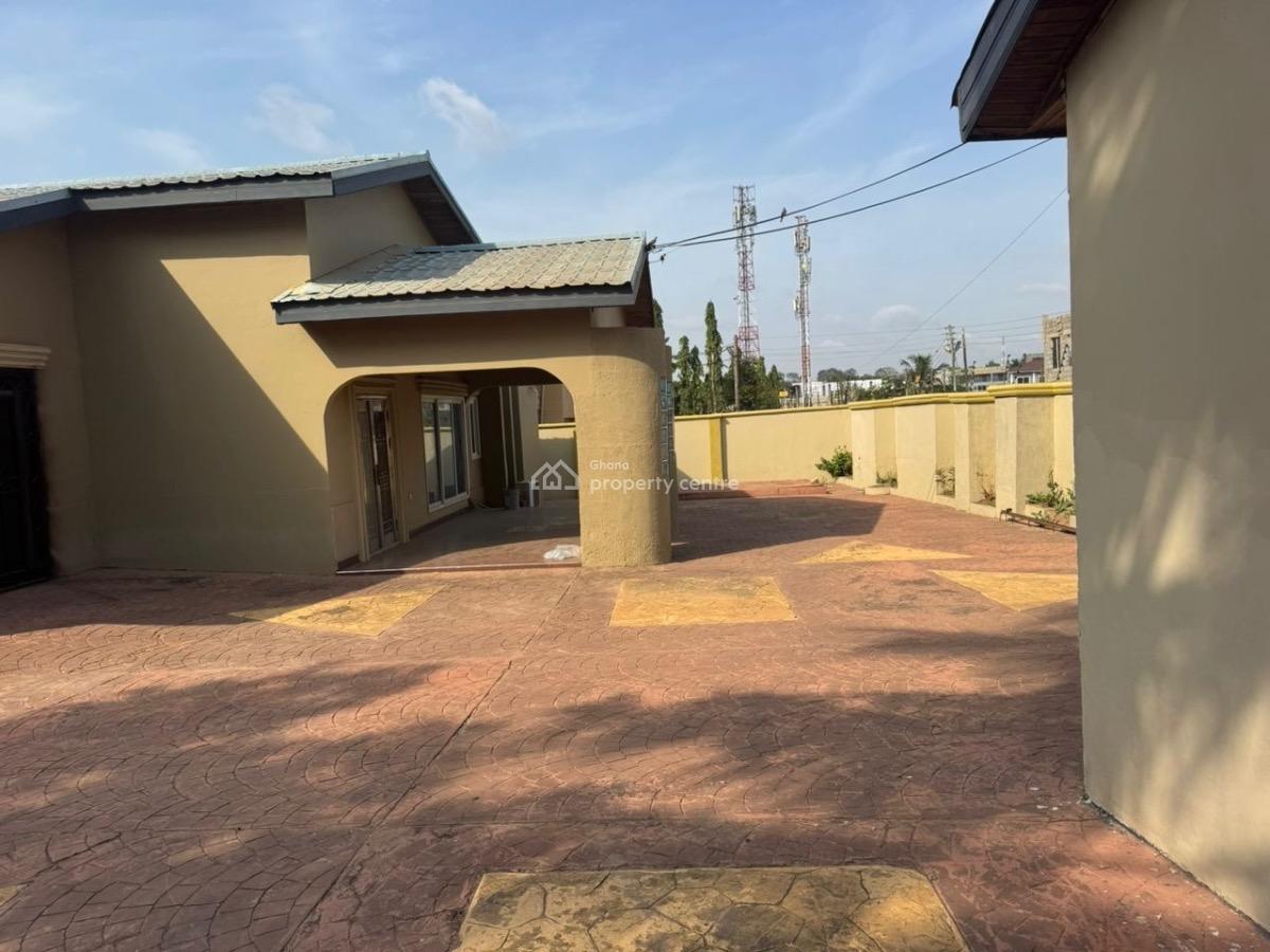 5 Bedrooms at Achimota Mile7, Mile7, Achimota, Accra, Detached Bungalow for Rent