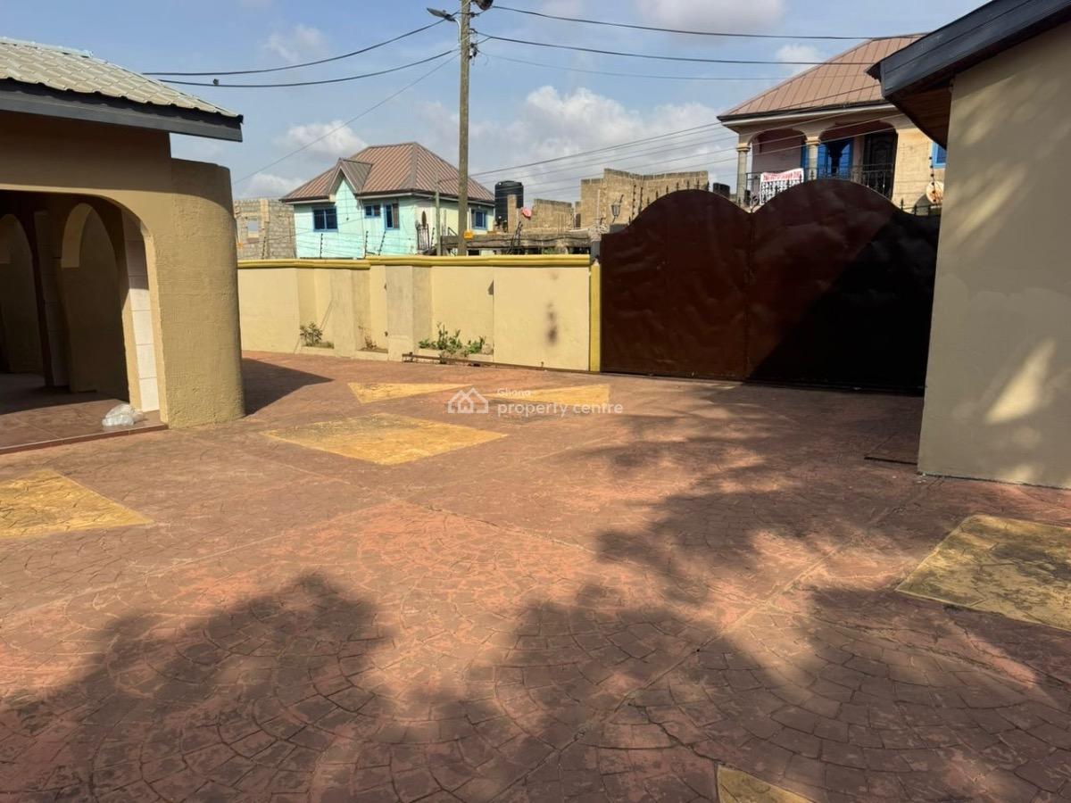 5 Bedrooms at Achimota Mile7, Mile7, Achimota, Accra, Detached Bungalow for Rent