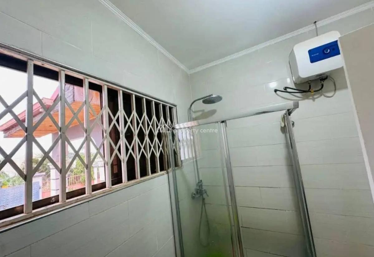 5 Bedrooms, Santasi Nkronsa, Kumasi Metropolitan, Ashanti, House for Sale