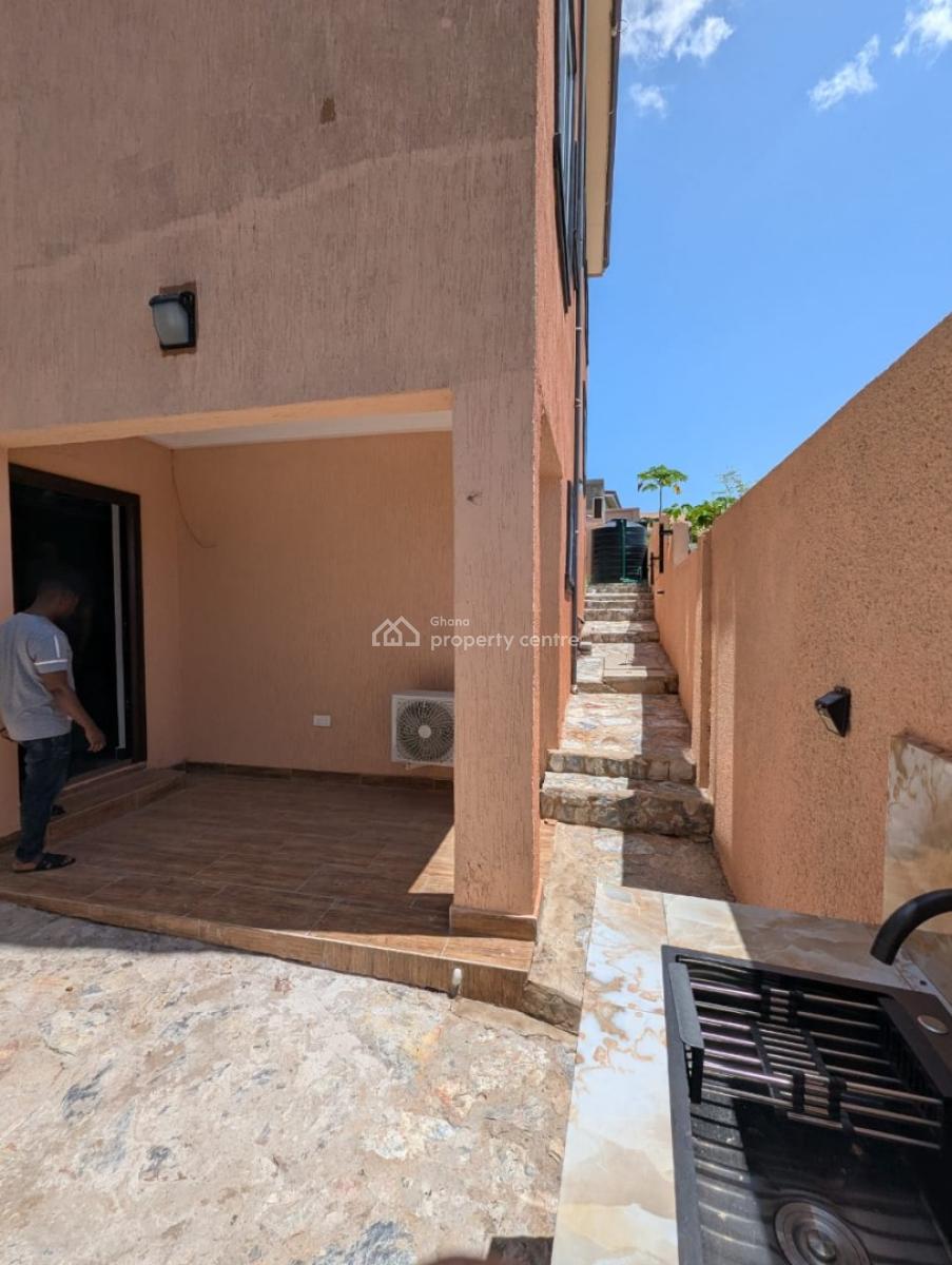 Executive 3-bedroom Townhouse, Forktail Street, Achimota, Achimota, Accra, Detached Duplex for Rent