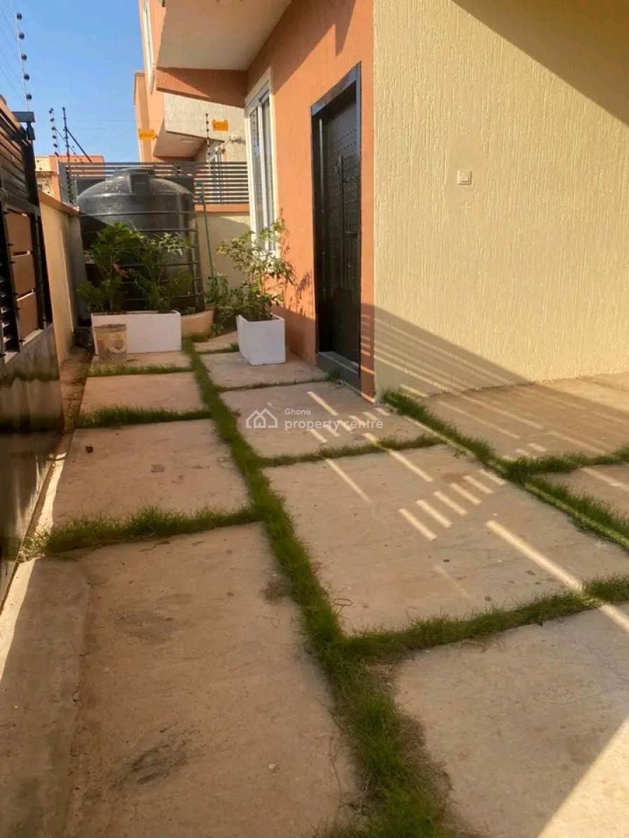 Executive 2-bedroom House @ Achimota, Achimota, Accra, House for Rent