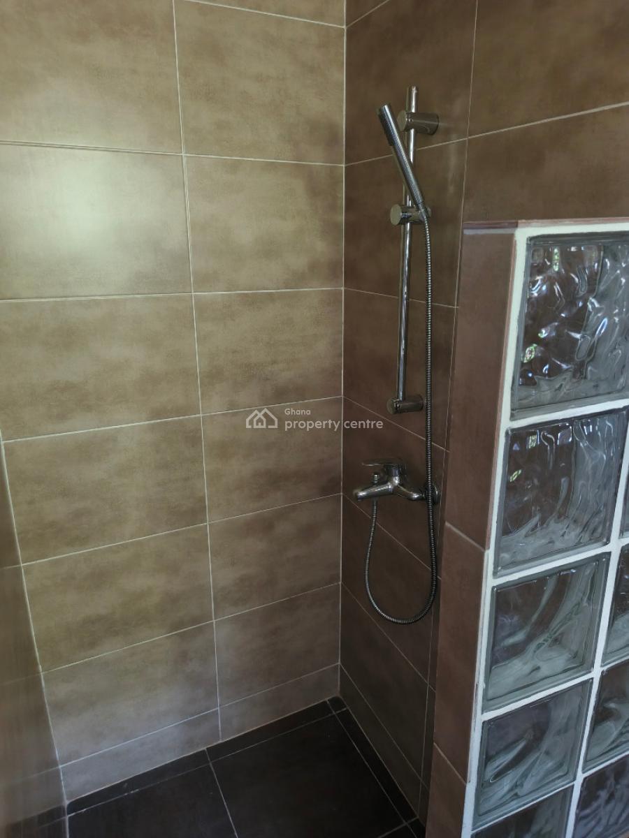 Neat 3bedrooms House in Osu, Osu, Osu, Accra, House for Rent