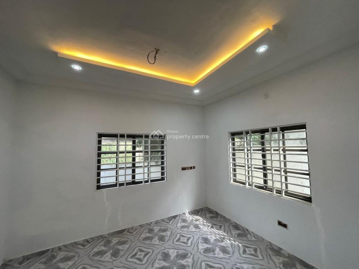3 Bedroom House @ Oyarifa, Oyarifa, La Nkwantanang Madina Municipal, Accra, Townhouse for Sale