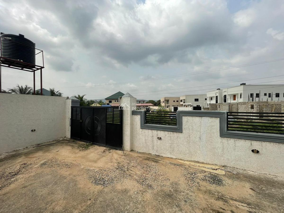 3 Bedroom House @ Oyarifa, Oyarifa, La Nkwantanang Madina Municipal, Accra, Townhouse for Sale