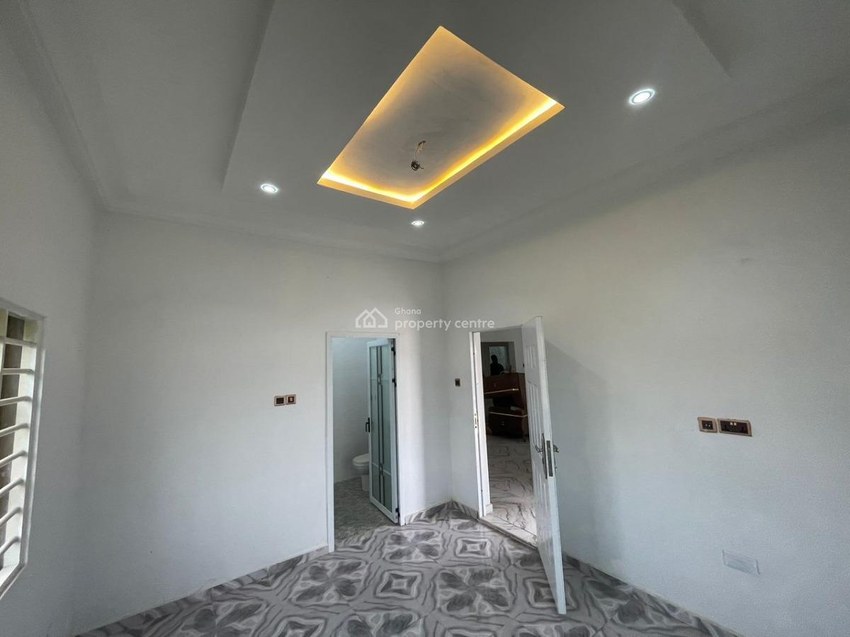 3 Bedroom House @ Oyarifa, Oyarifa, La Nkwantanang Madina Municipal, Accra, Townhouse for Sale