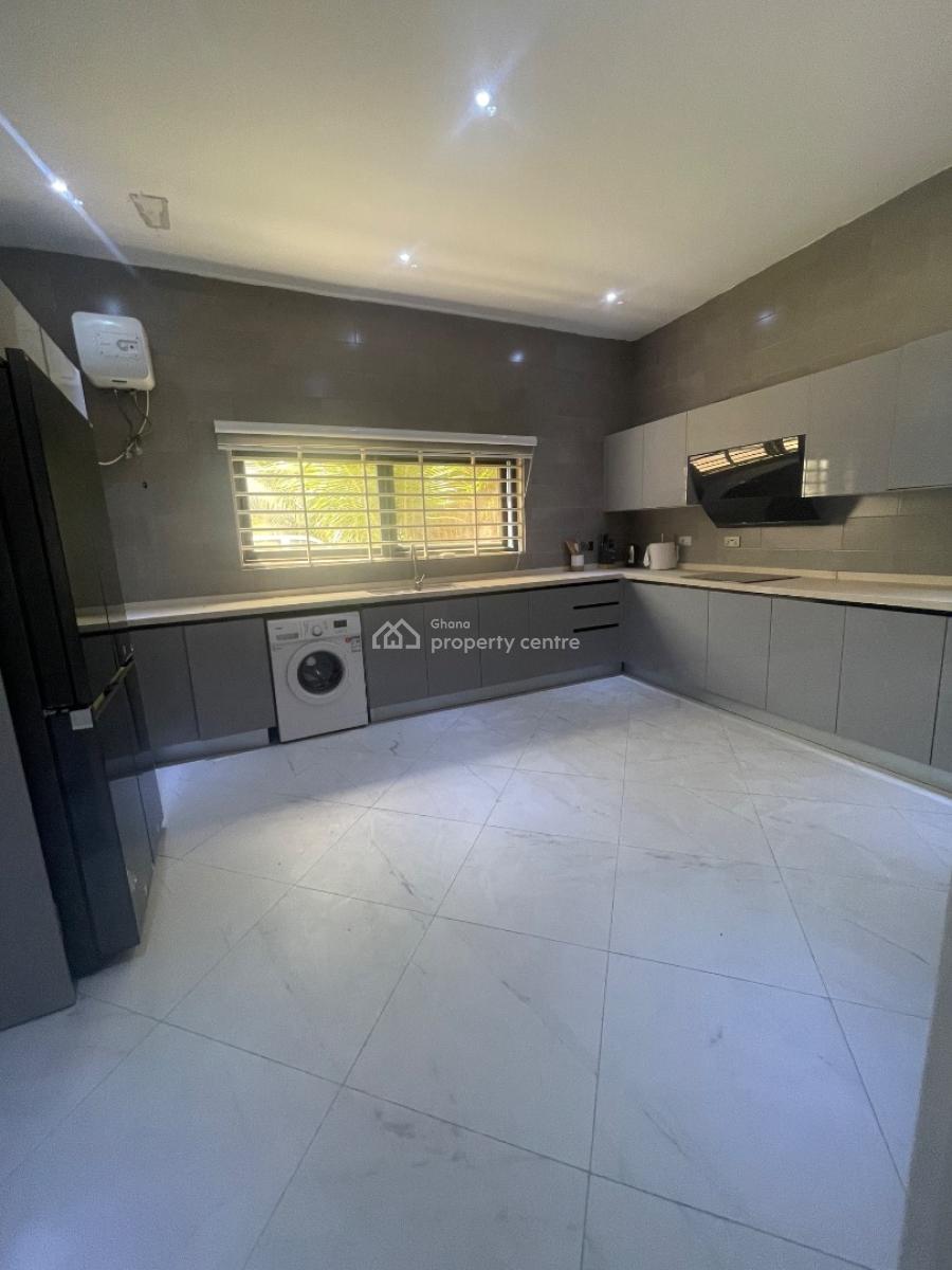 Elegant Fully Furnished 4-bedrooms Townhouse @ East Airport, Around Palace Mall, East Airport, Airport Residential Area, Accra, Townhouse for Rent