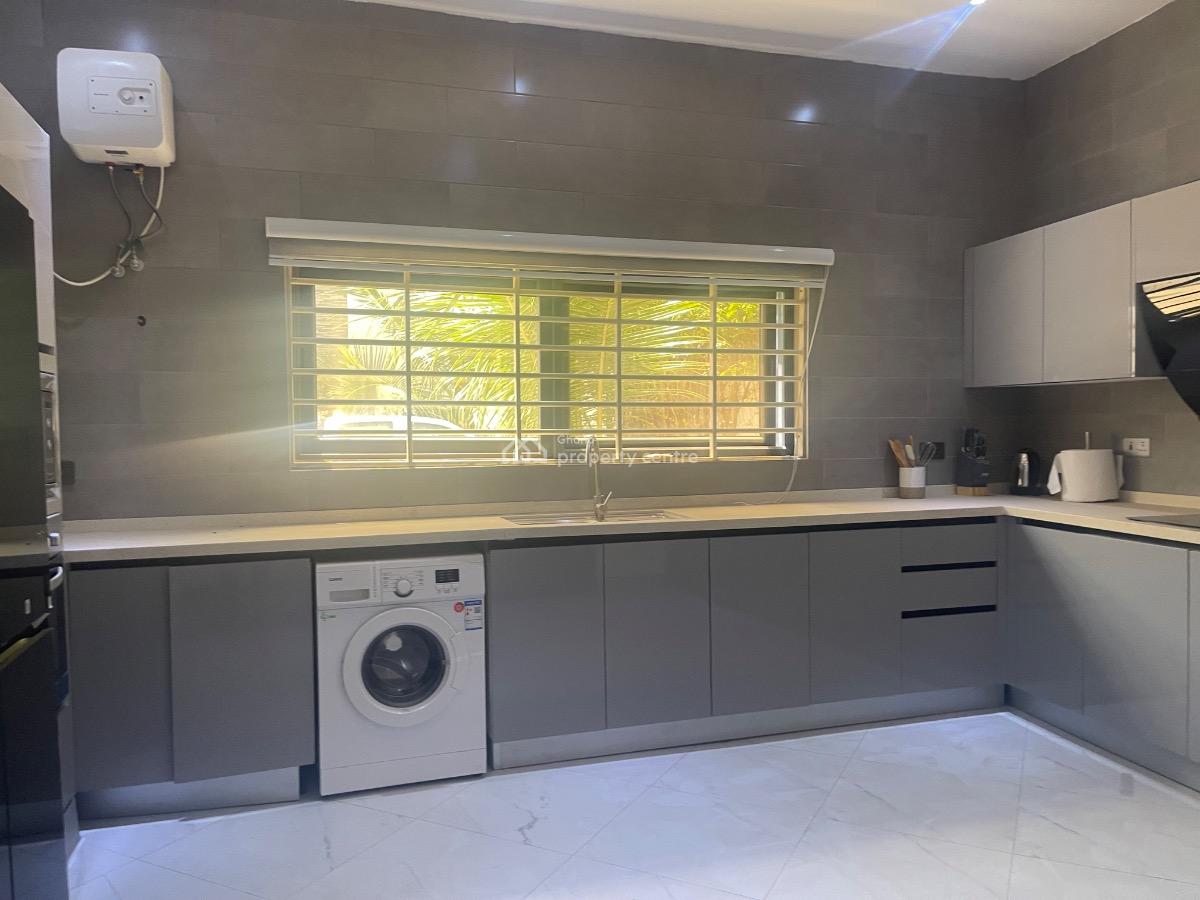 Elegant Fully Furnished 4-bedrooms Townhouse @ East Airport, Around Palace Mall, East Airport, Airport Residential Area, Accra, Townhouse for Rent
