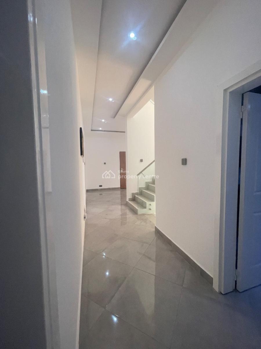 Elegant Fully Furnished 4-bedrooms Townhouse @ East Airport, Around Palace Mall, East Airport, Airport Residential Area, Accra, Townhouse for Rent