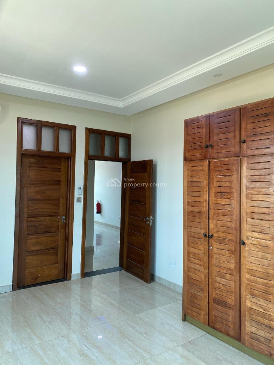 3-bedrooms En-suite / 1-room Bq @ East Airport, East Airport, Airport Residential Area, Accra, Detached Duplex for Rent