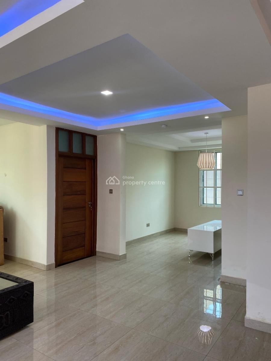 3-bedrooms En-suite / 1-room Bq @ East Airport, East Airport, Airport Residential Area, Accra, Detached Duplex for Rent