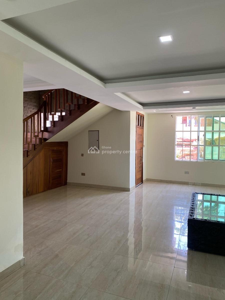 3-bedrooms En-suite / 1-room Bq @ East Airport, East Airport, Airport Residential Area, Accra, Detached Duplex for Rent