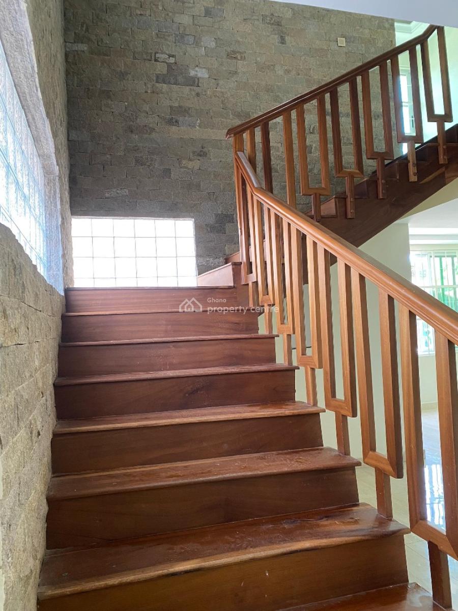 3-bedrooms En-suite / 1-room Bq @ East Airport, East Airport, Airport Residential Area, Accra, Detached Duplex for Rent