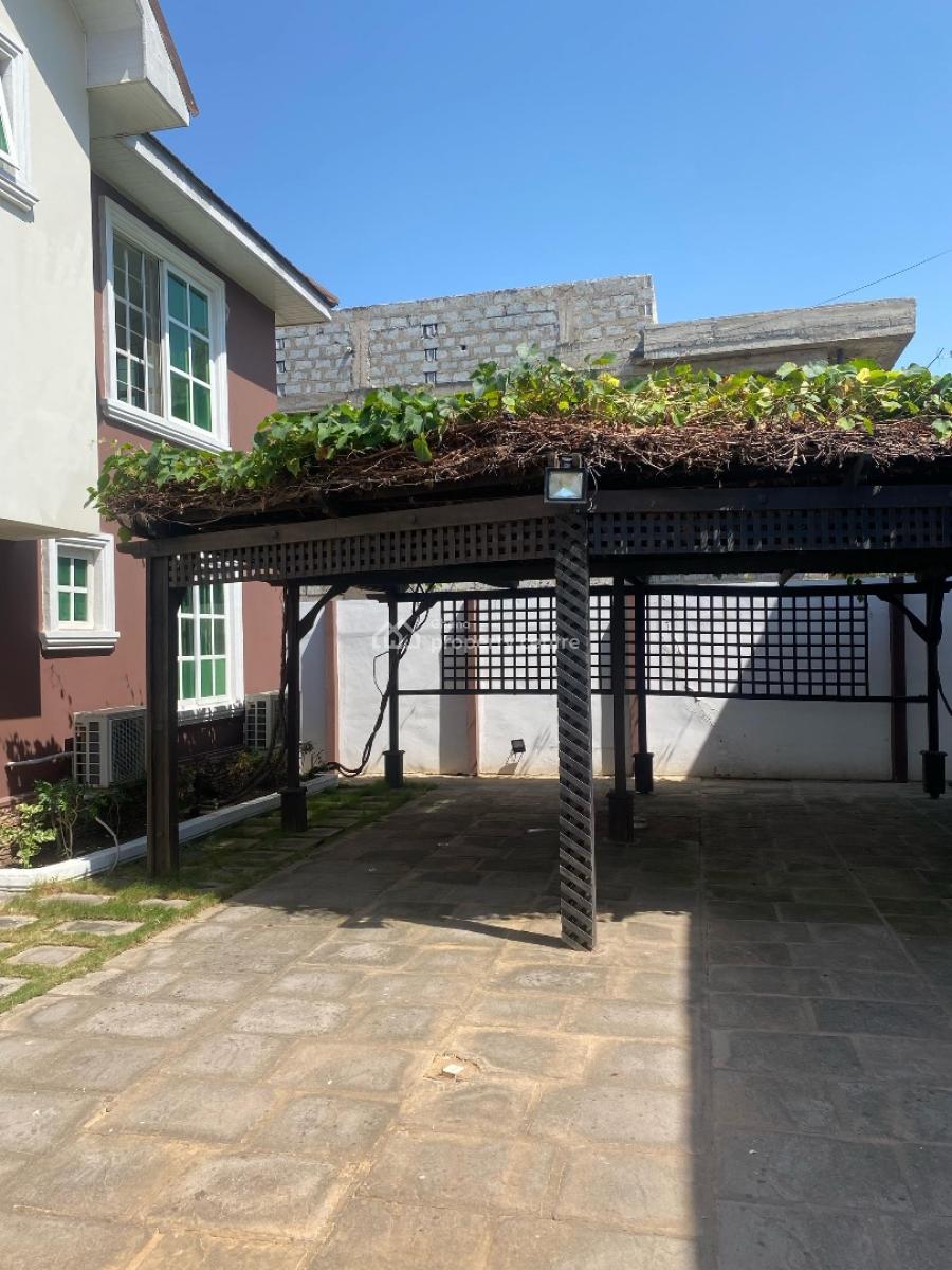 3-bedrooms En-suite / 1-room Bq @ East Airport, East Airport, Airport Residential Area, Accra, Detached Duplex for Rent