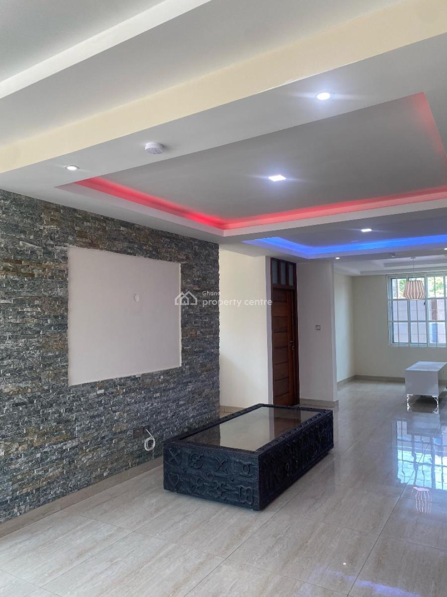 3-bedrooms En-suite / 1-room Bq @ East Airport, East Airport, Airport Residential Area, Accra, Detached Duplex for Rent