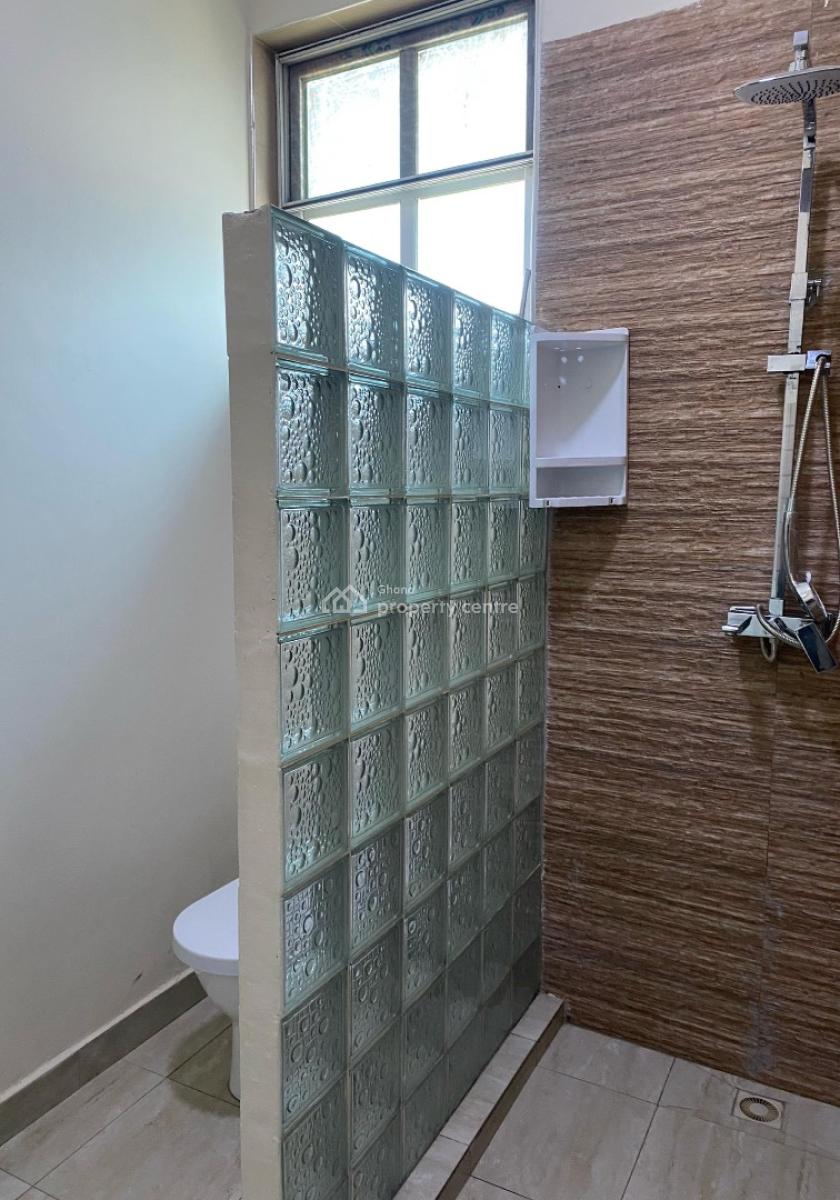 3-bedrooms En-suite / 1-room Bq @ East Airport, East Airport, Airport Residential Area, Accra, Detached Duplex for Rent